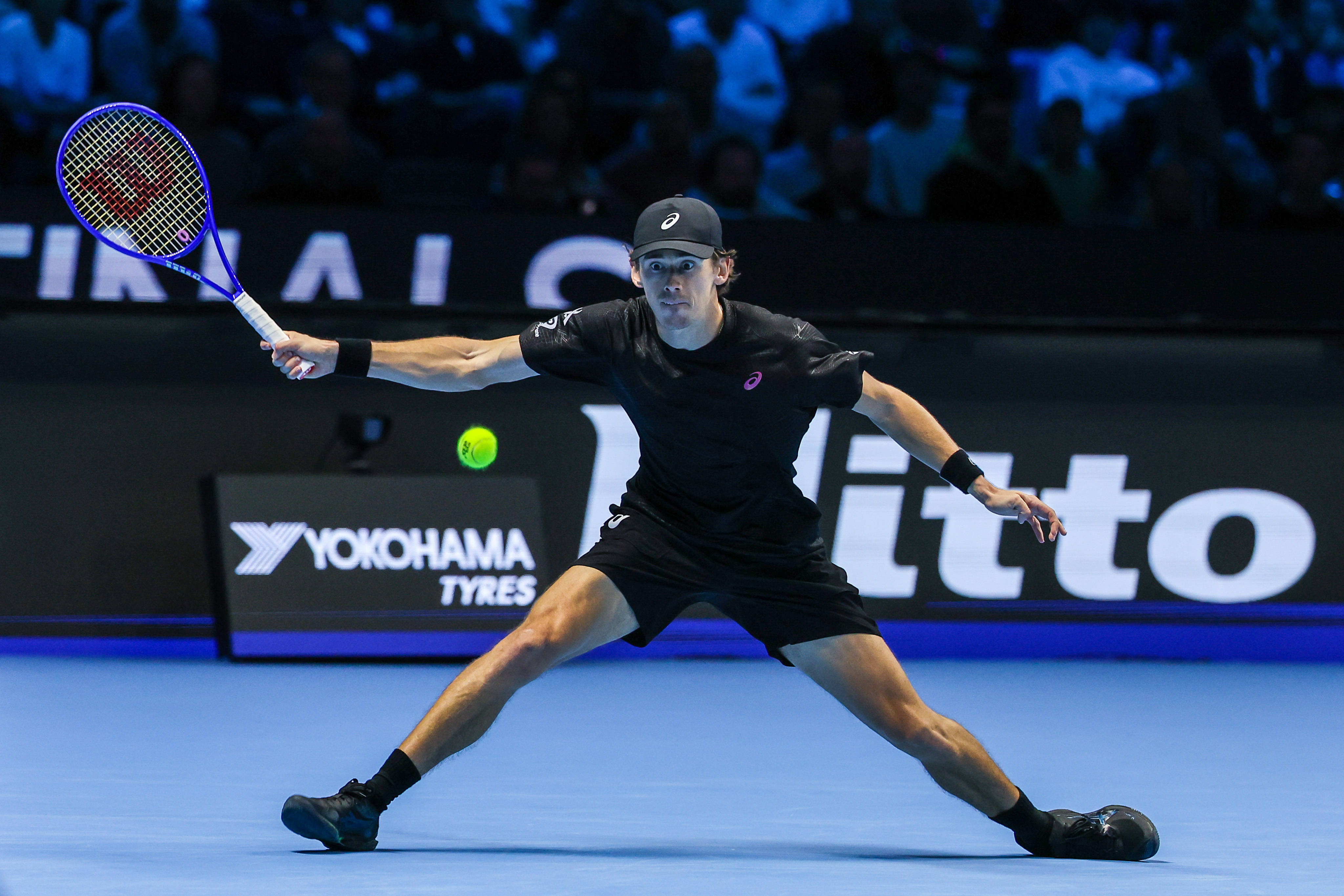 （外代二线）网球——ATP年终总决赛：德米纳尔胜弗里茨