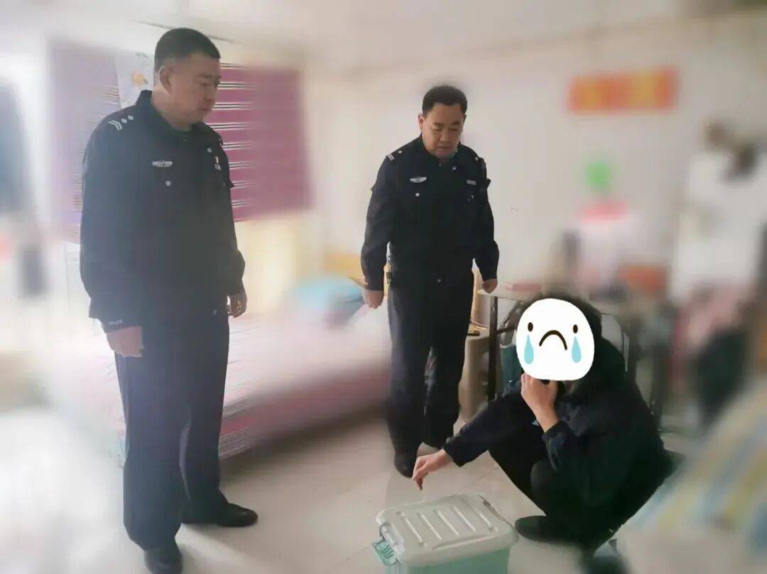 狠人!偷了自己家,再偷朋友家!警方提醒